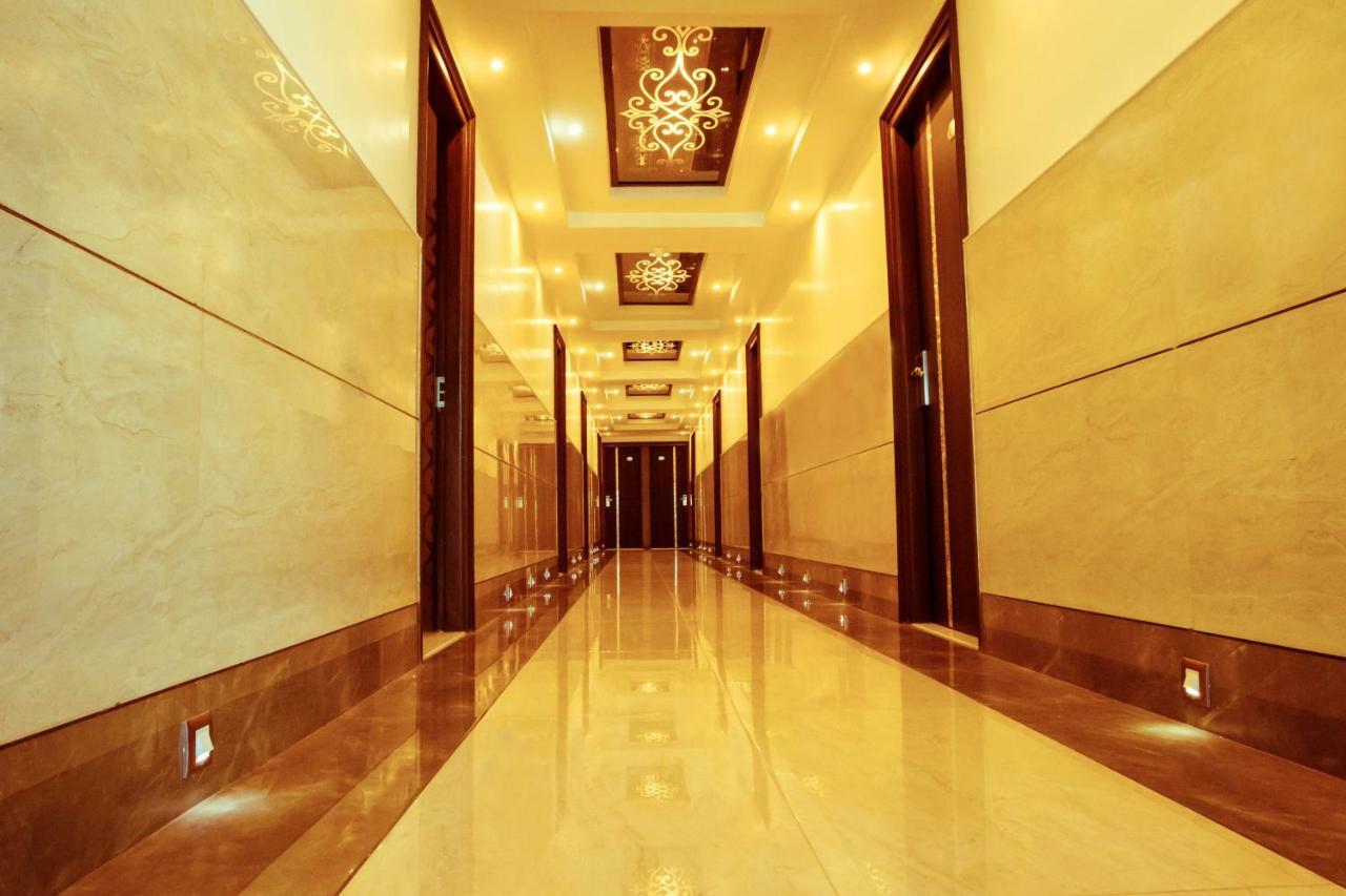 Hotel Fun City Navsari Екстер'єр фото